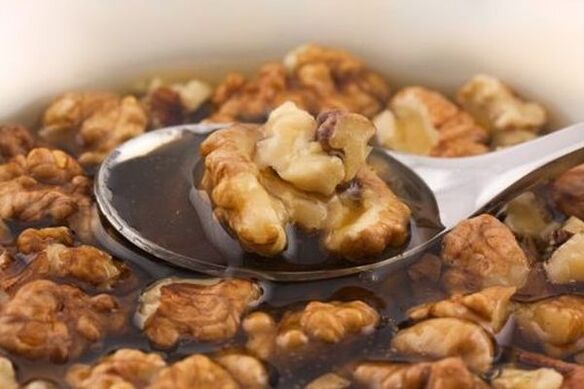 du miel et des noix pour la puissance